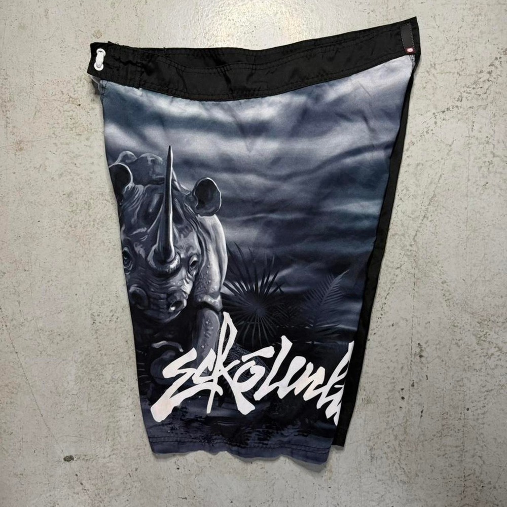 y2k ecko unltd. rhino board shorts - Picture 3 of 8